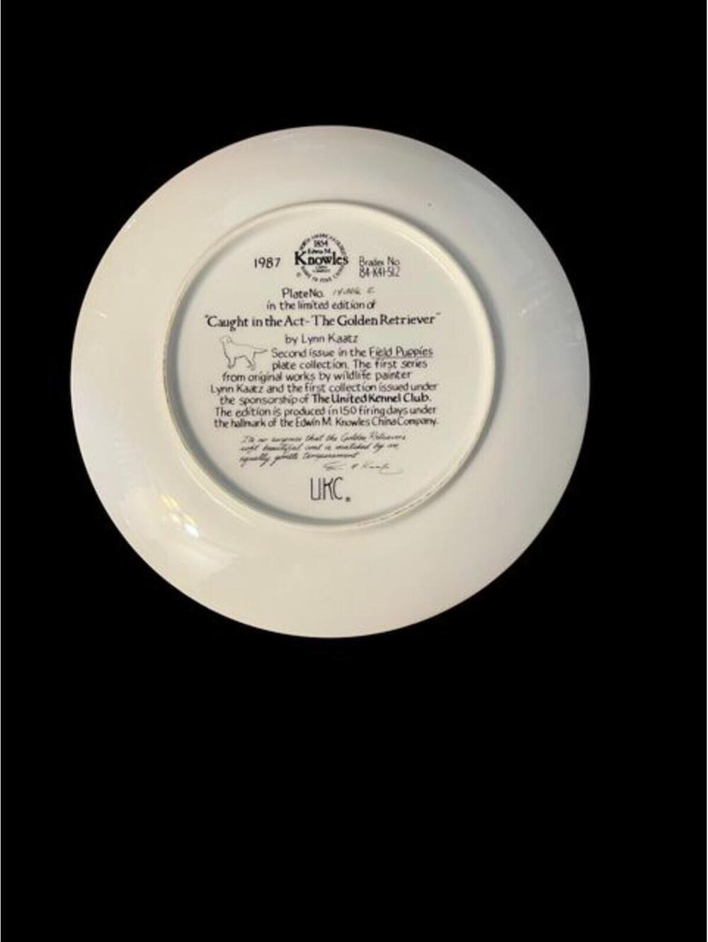 1987 Knowles Golden Retriever Puppy Collector Plate Caught in the Act - Picture 2 of 2